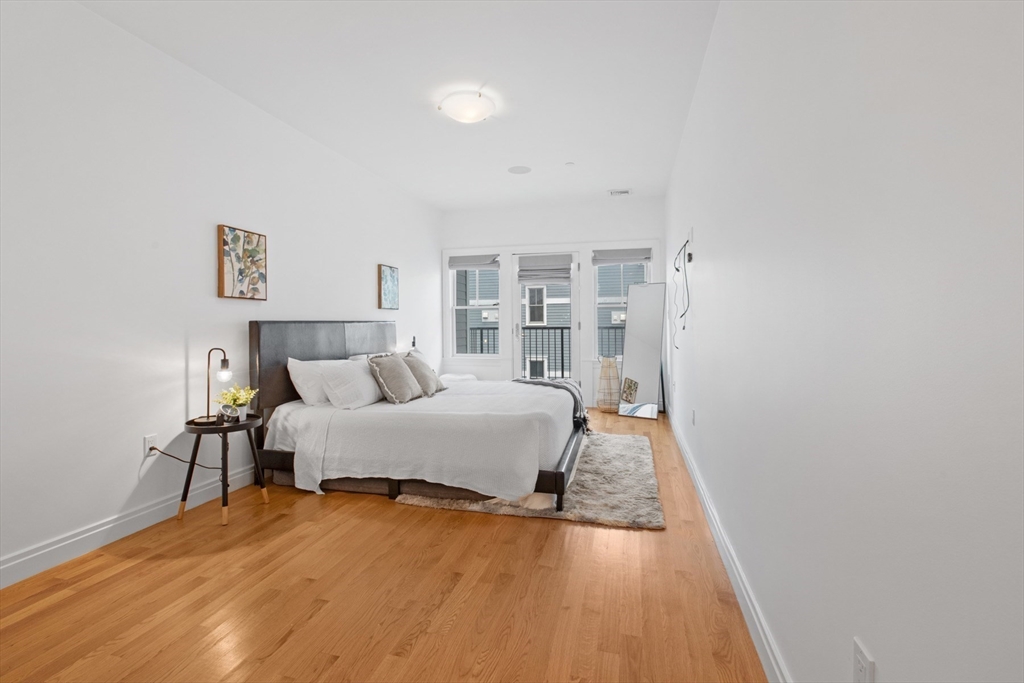 637 E 1st St # 203