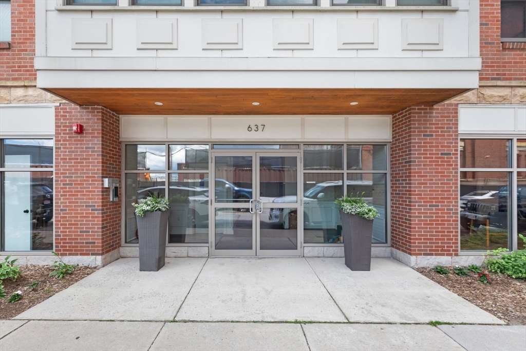 637 E 1st St # 203