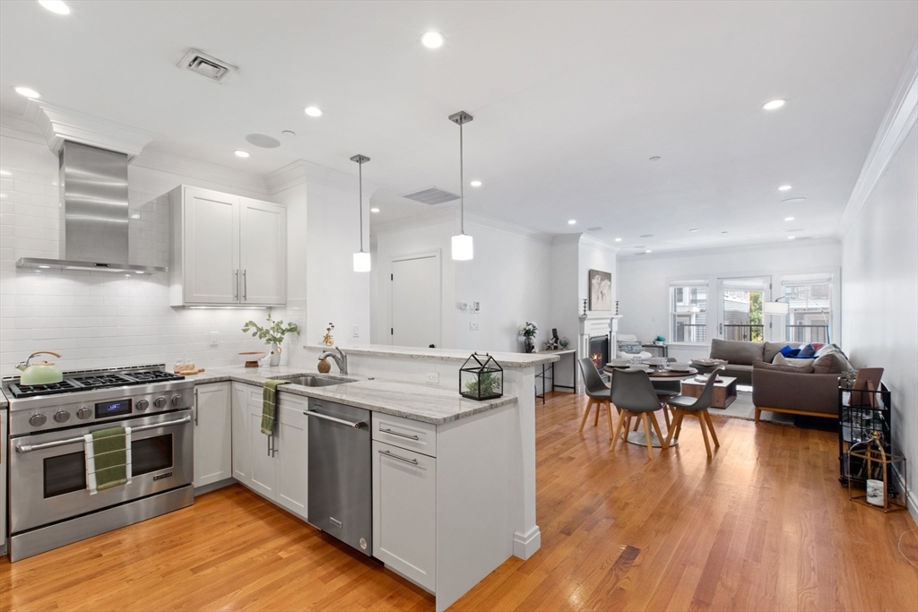 637 E 1st St # 203