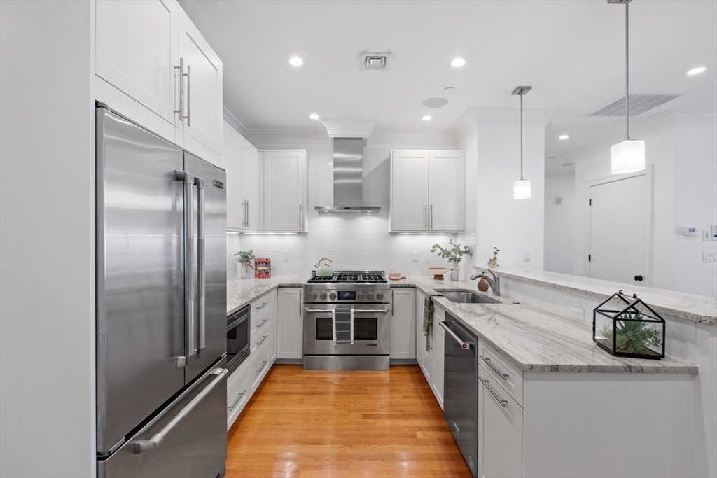 637 E 1st St # 203
