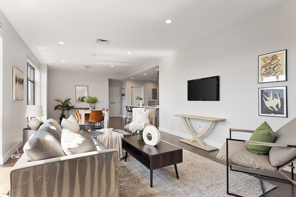 150 Dorchester Ave. # 614