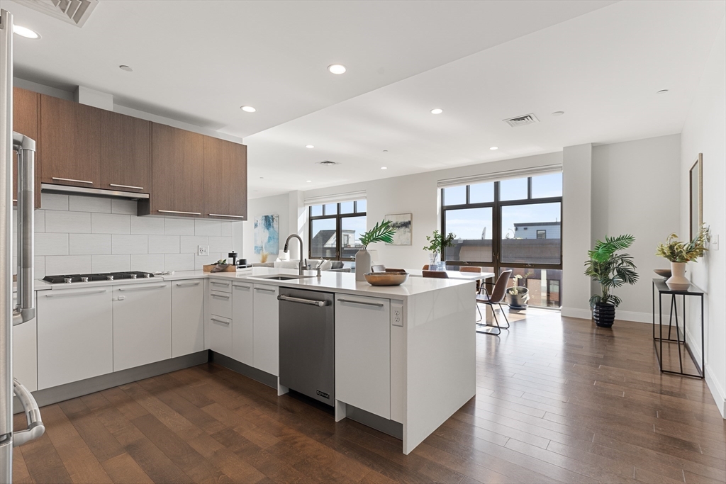 150 Dorchester Ave. # 614