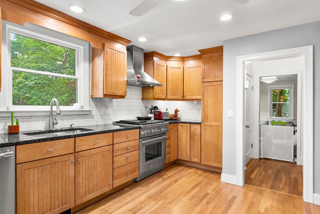 84 Woburn St