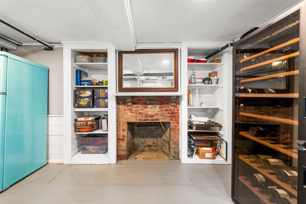 84 Woburn St