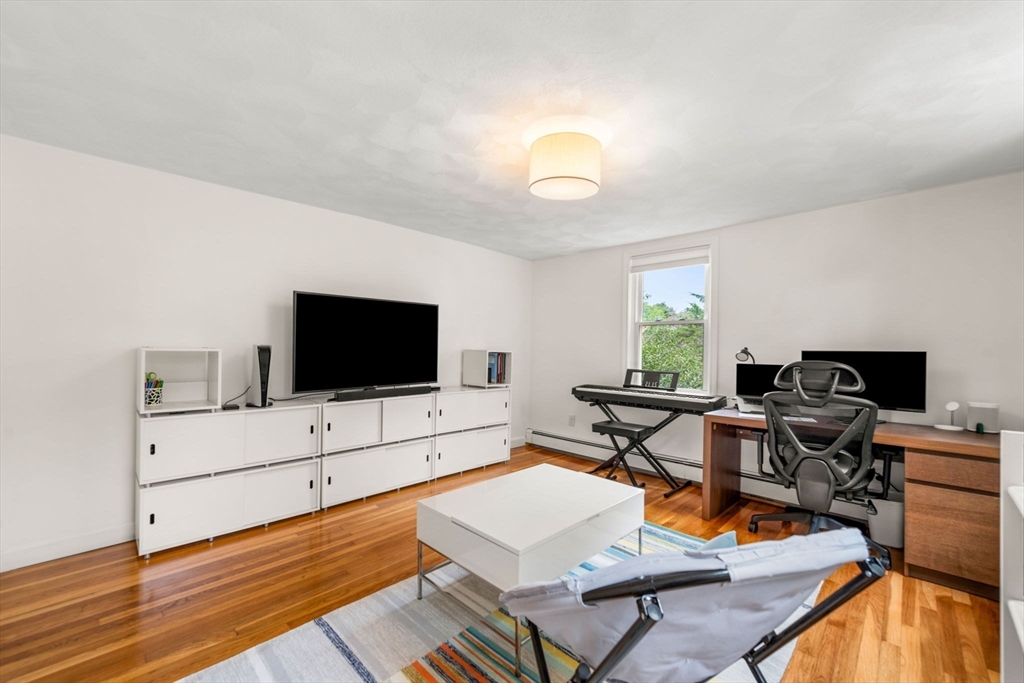 84 Woburn St