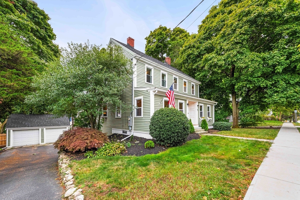 84 Woburn St