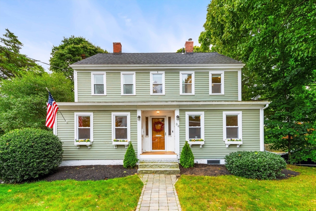 84 Woburn St