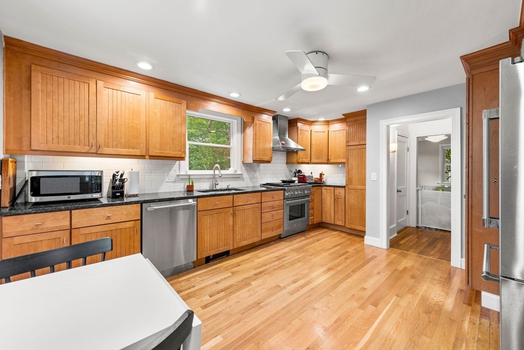 84 Woburn St