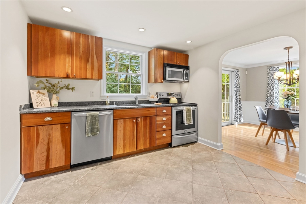 9 Roundy Rd