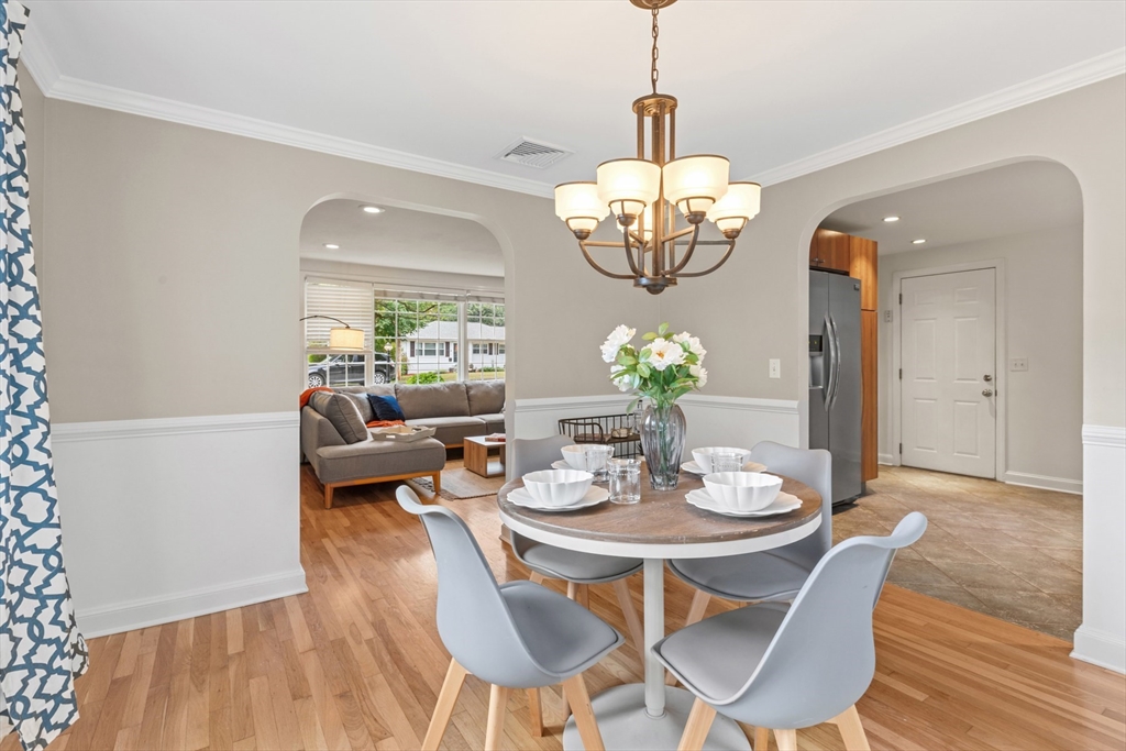 9 Roundy Rd