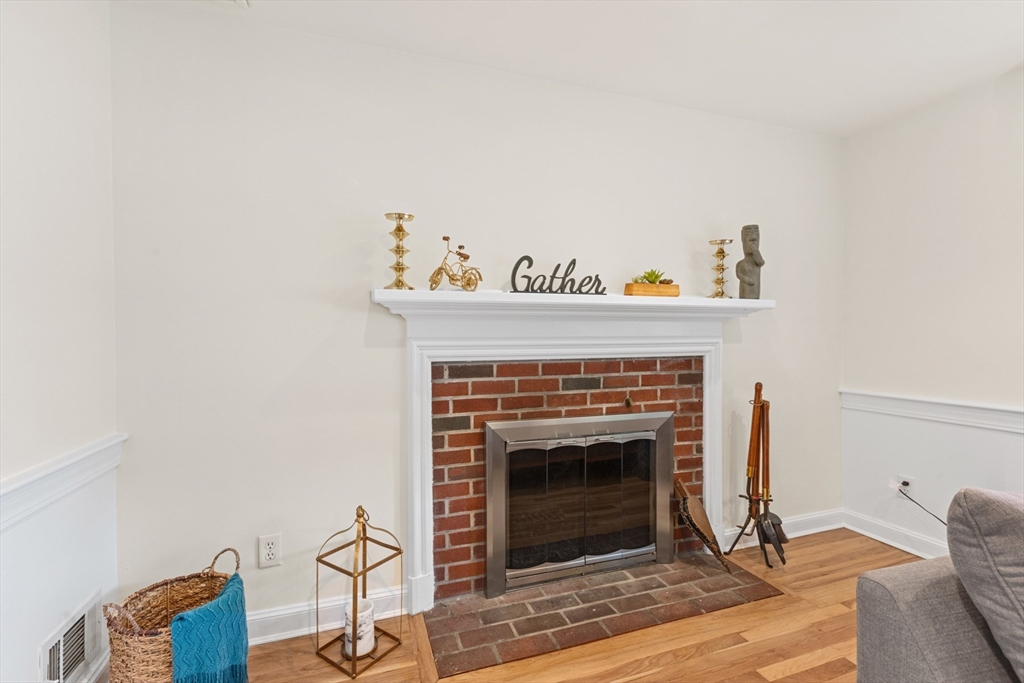 9 Roundy Rd
