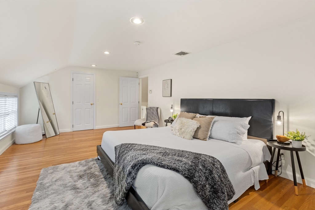 9 Roundy Rd
