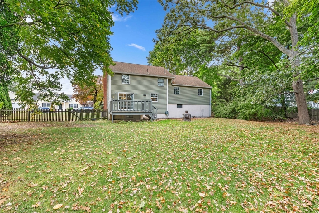 9 Roundy Rd