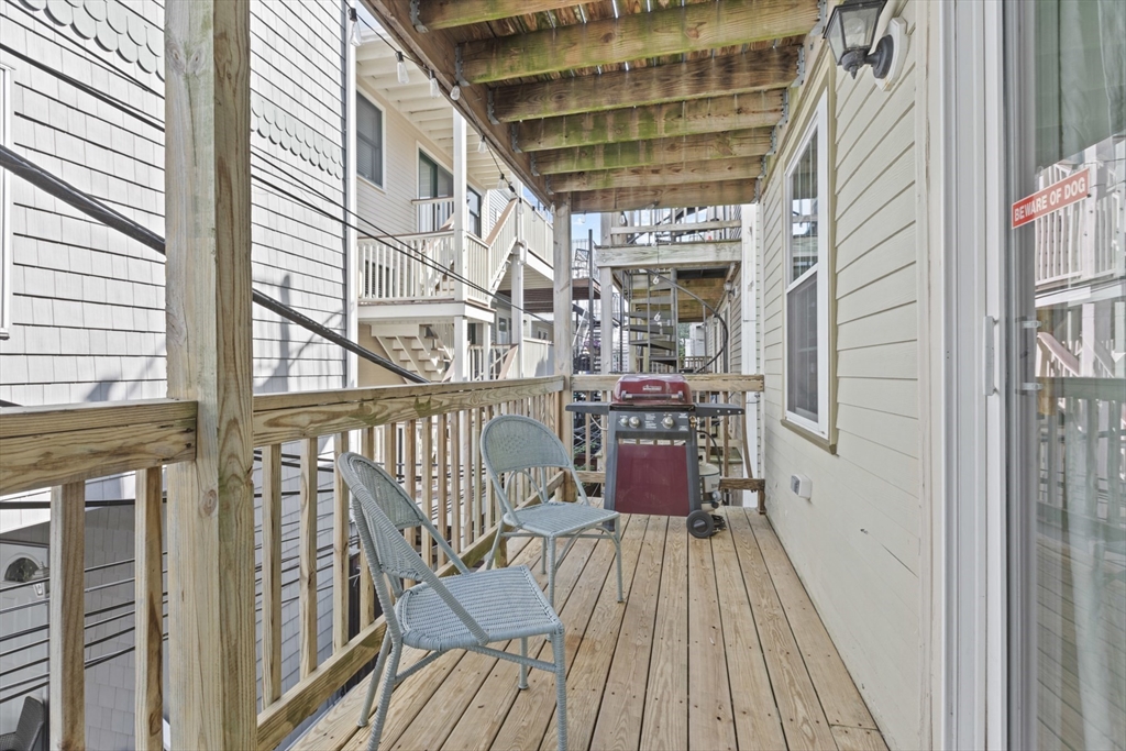 732 E 6th St Apt 2
