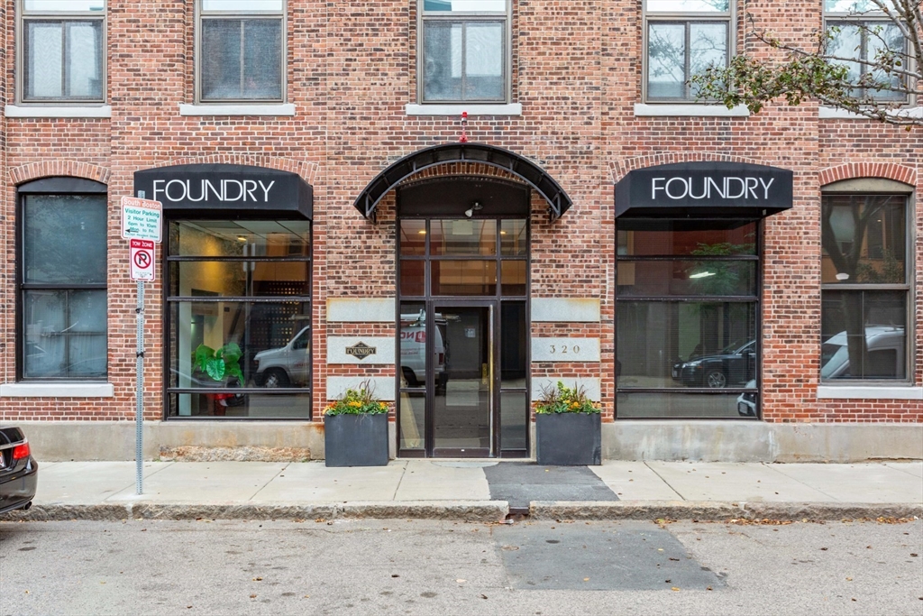 320 W 2nd St # 206