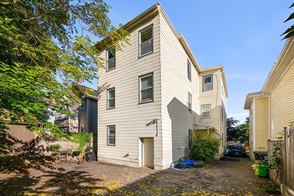 11 Cameron Ave # 3