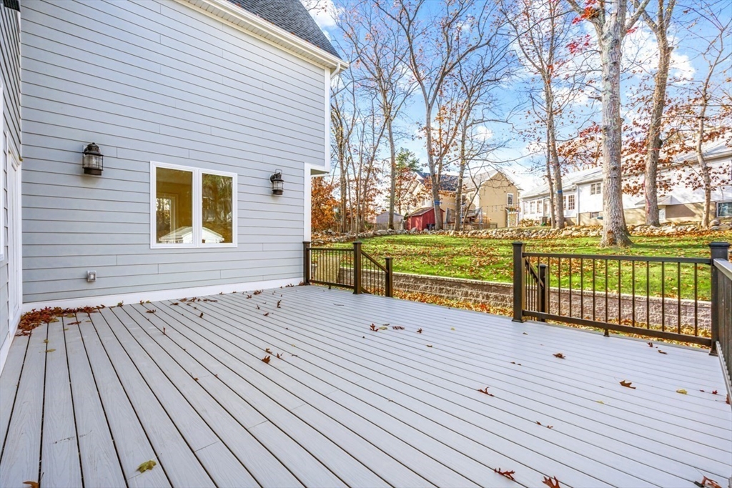 11 Alden Lane