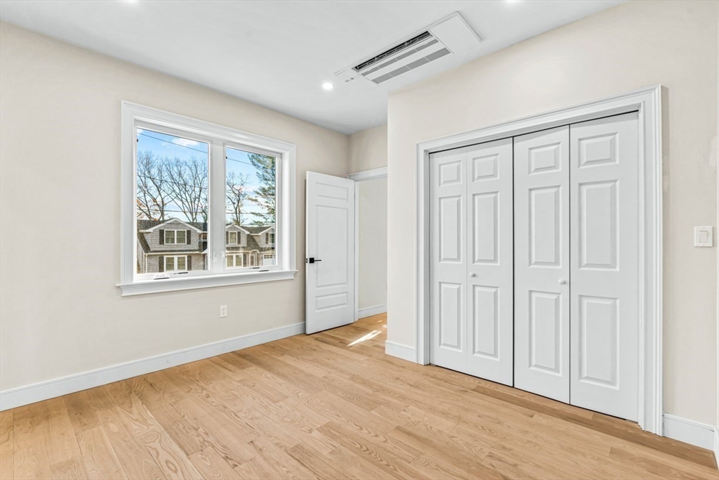 11 Alden Lane