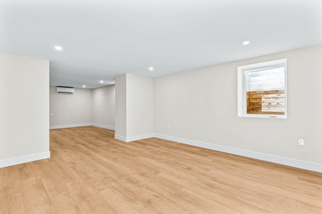 11 Alden Lane