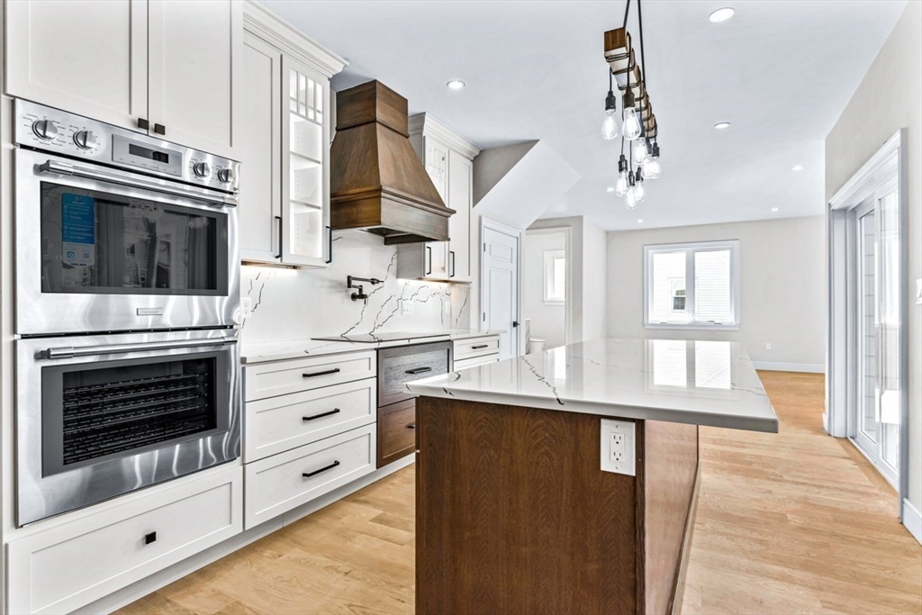 11 Alden Lane