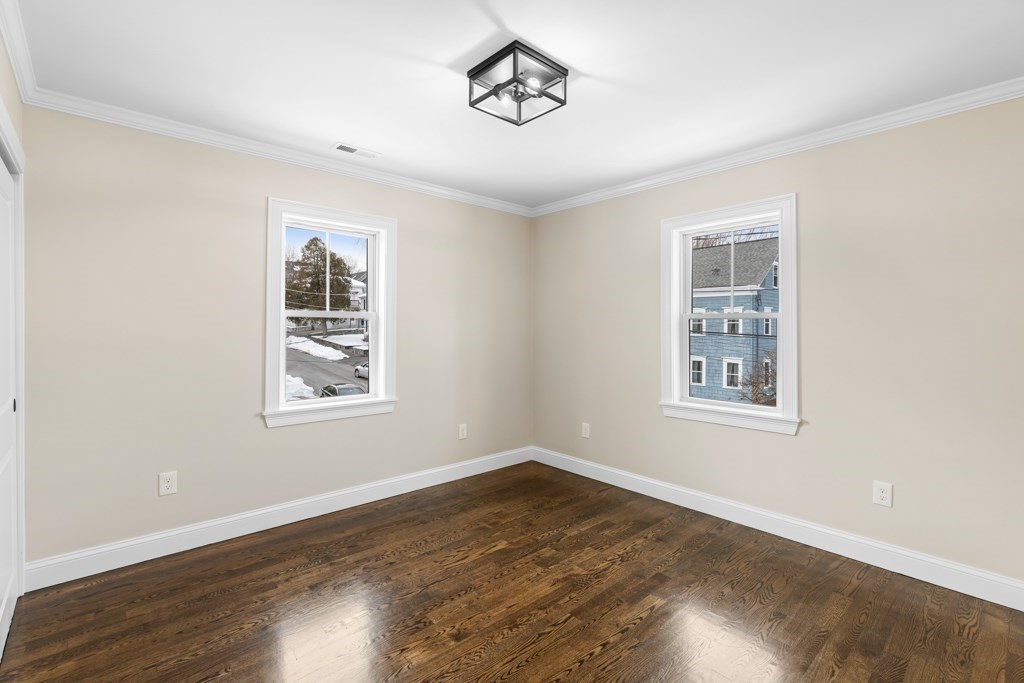 12 Emerald St