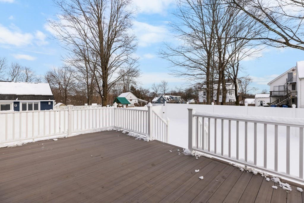 12 Emerald St
