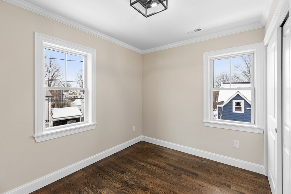 12 Emerald St