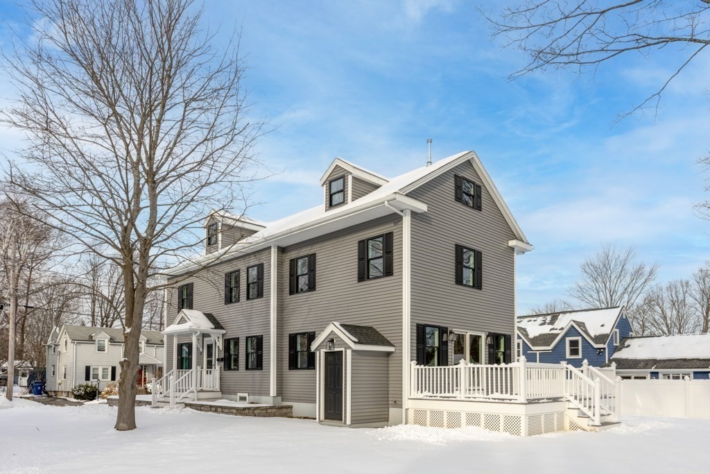12 Emerald St