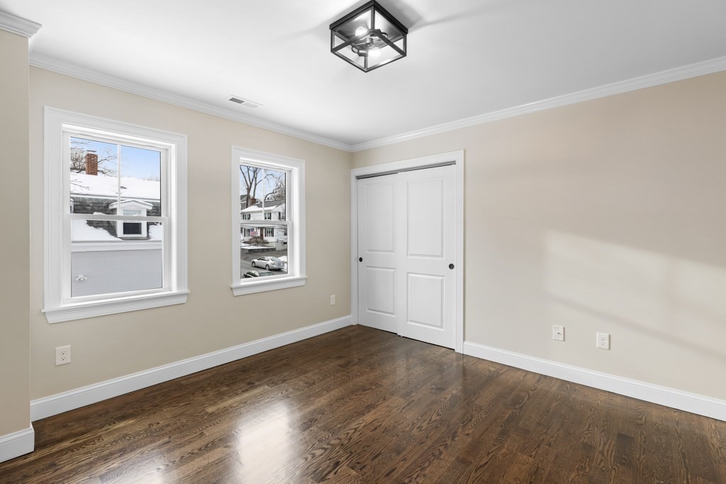 12 Emerald St