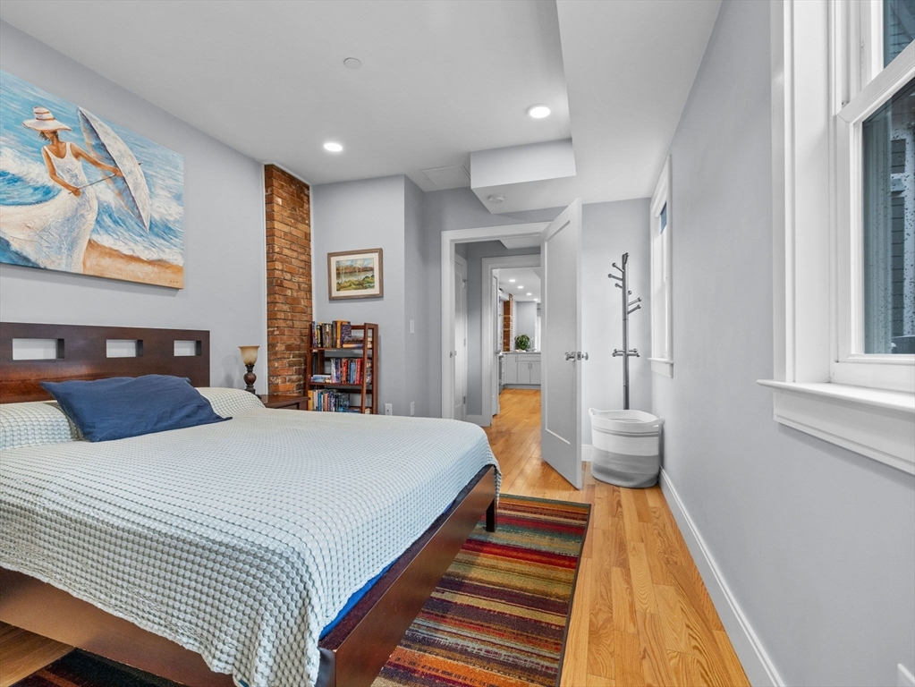 154 Lexington St # 2