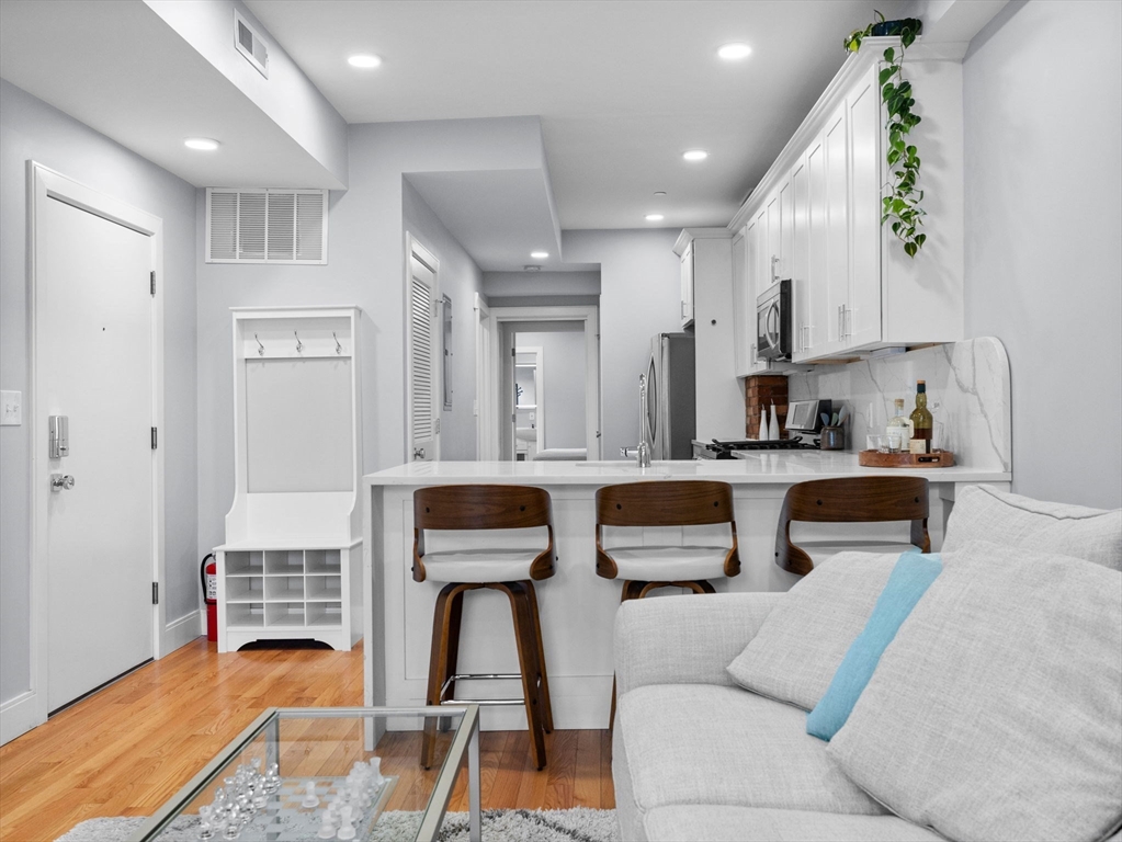 154 Lexington St # 2