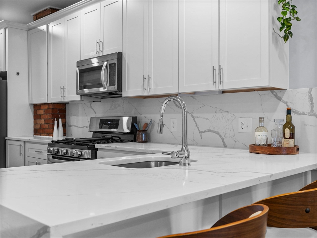 154 Lexington St # 2