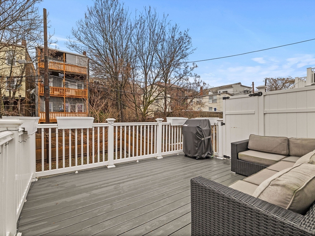 154 Lexington St # 2