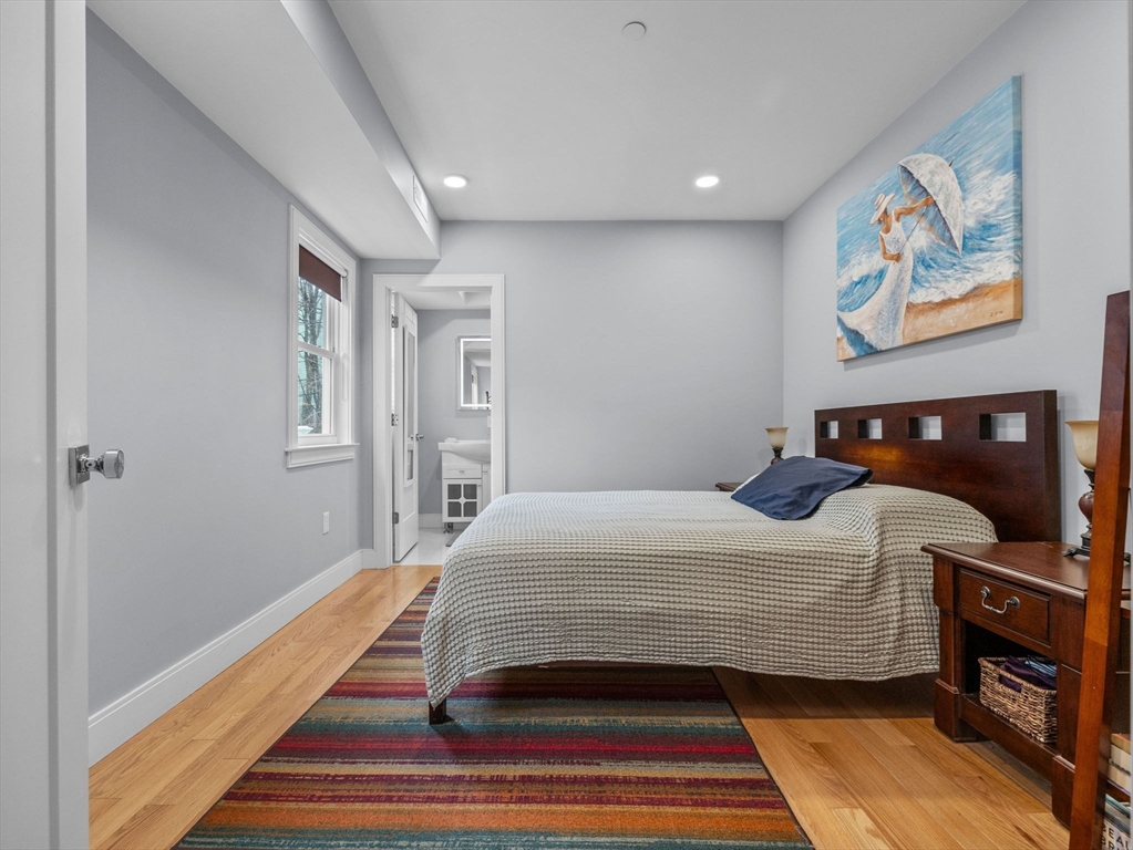 154 Lexington St # 2