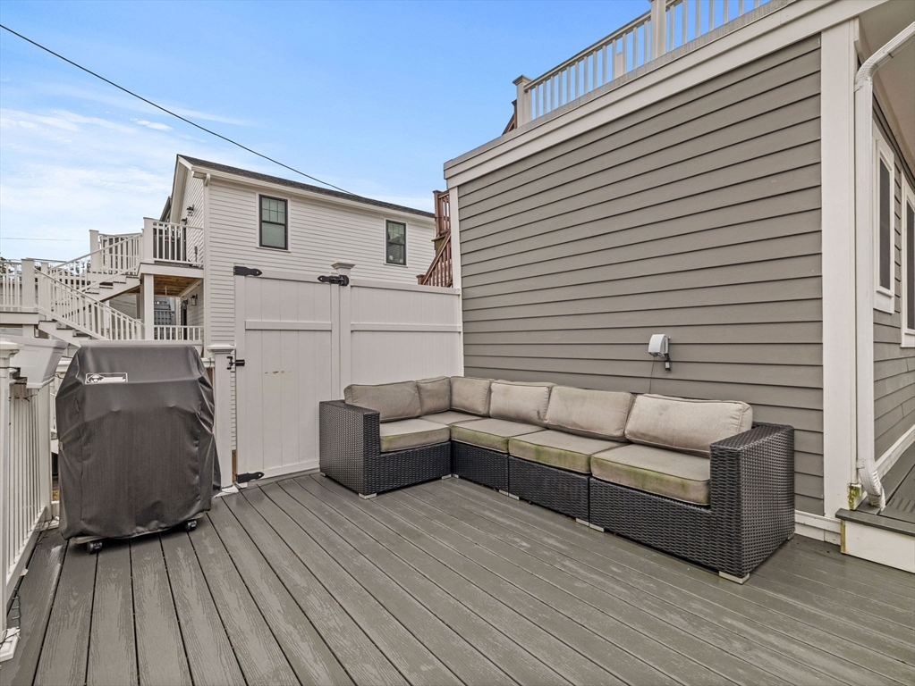 154 Lexington St # 2