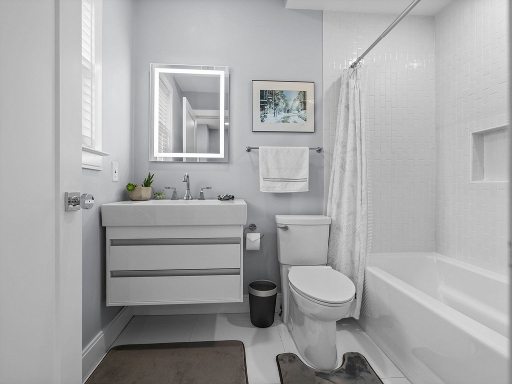 154 Lexington St # 2