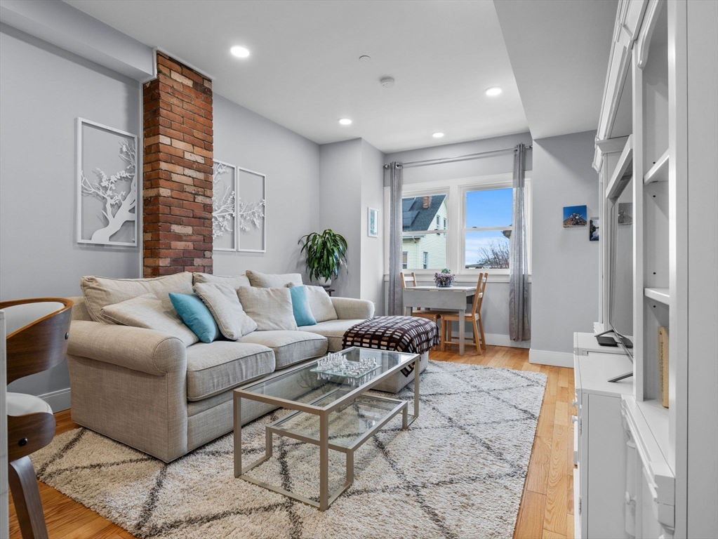 154 Lexington St # 2