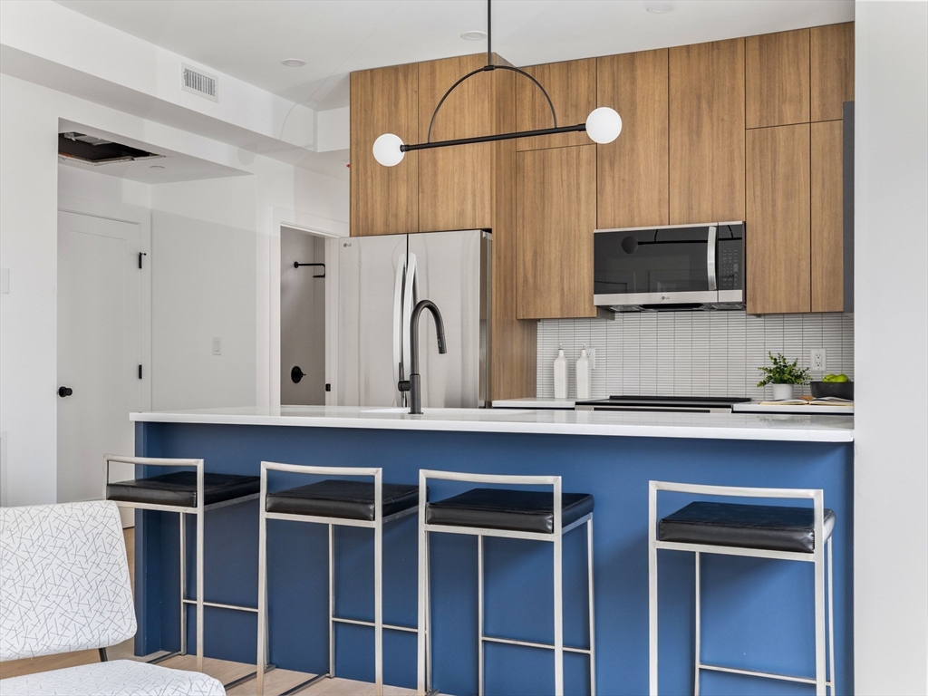 27 Dixwell # 8