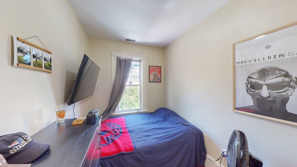 399 E 7th St # 3