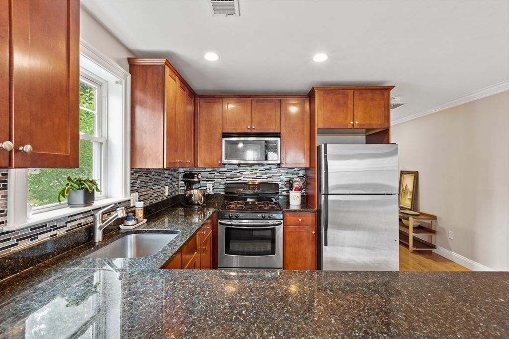7 Fox St # 1