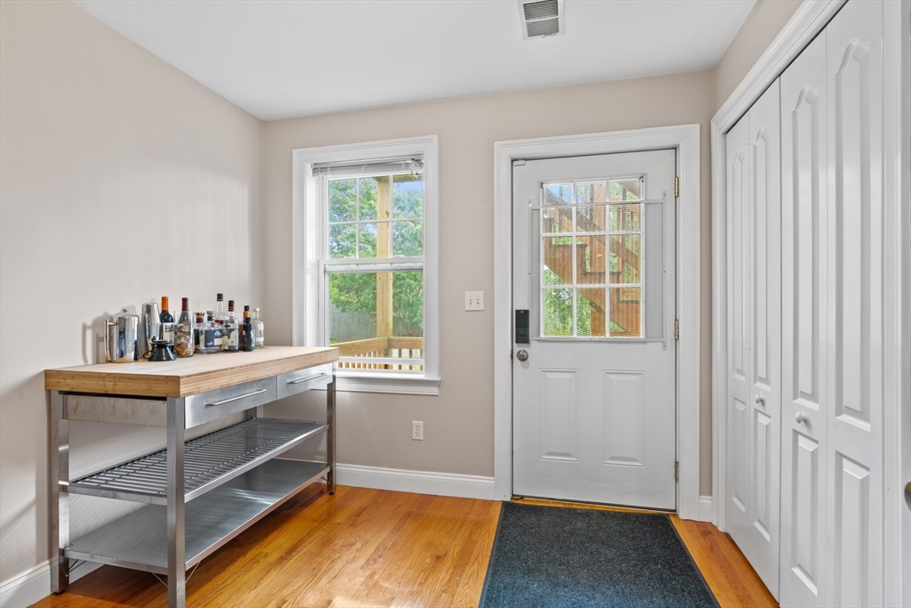 7 Fox St # 1
