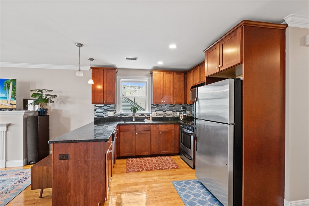 7 Fox St # 1