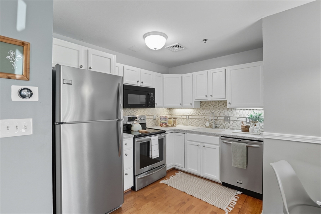 200 Falls Blvd # G110