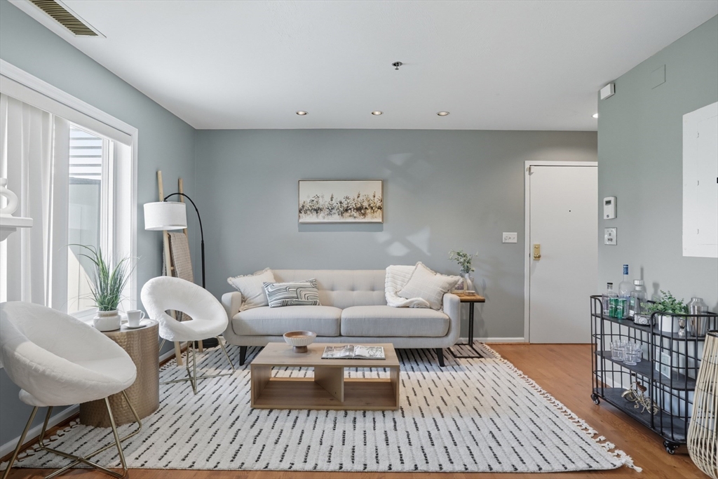 200 Falls Blvd # G110