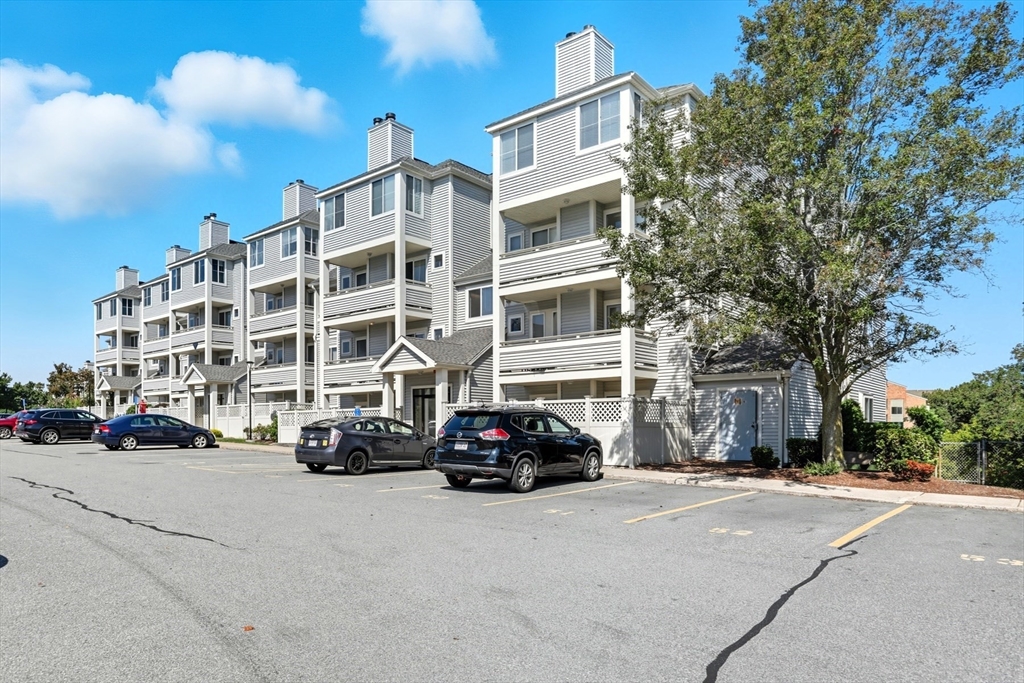 200 Falls Blvd # G110