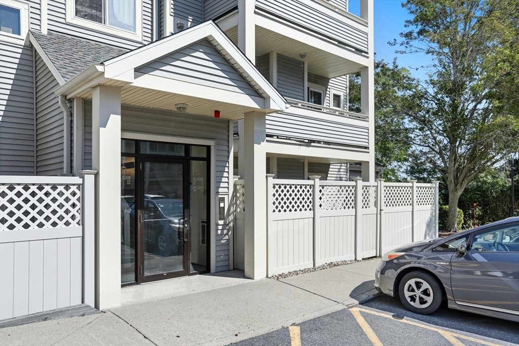 200 Falls Blvd # G110