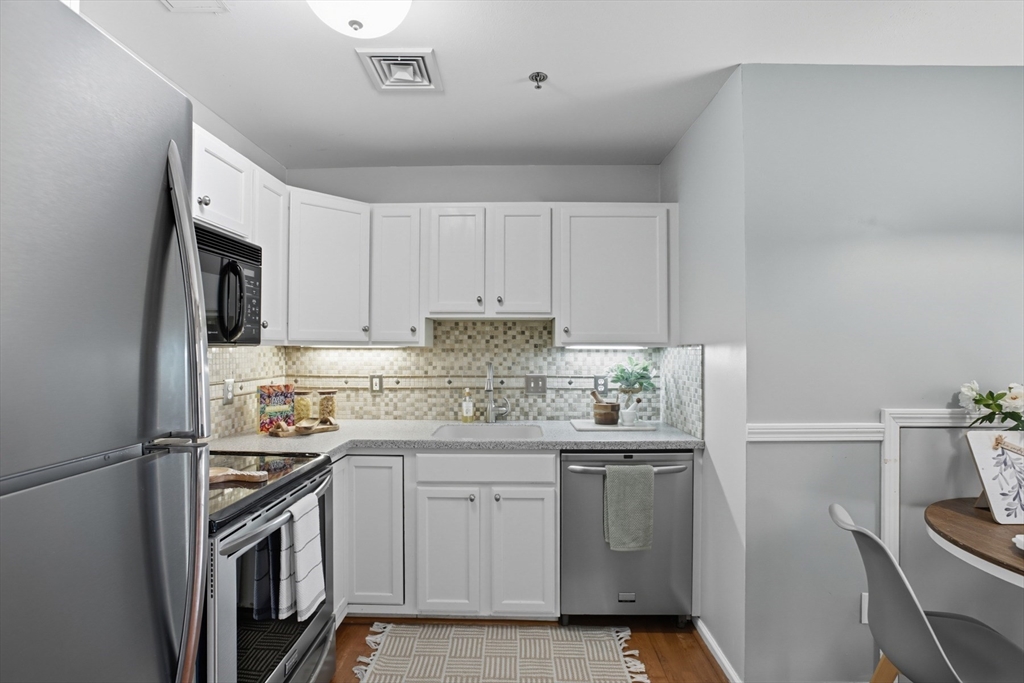 200 Falls Blvd # G110