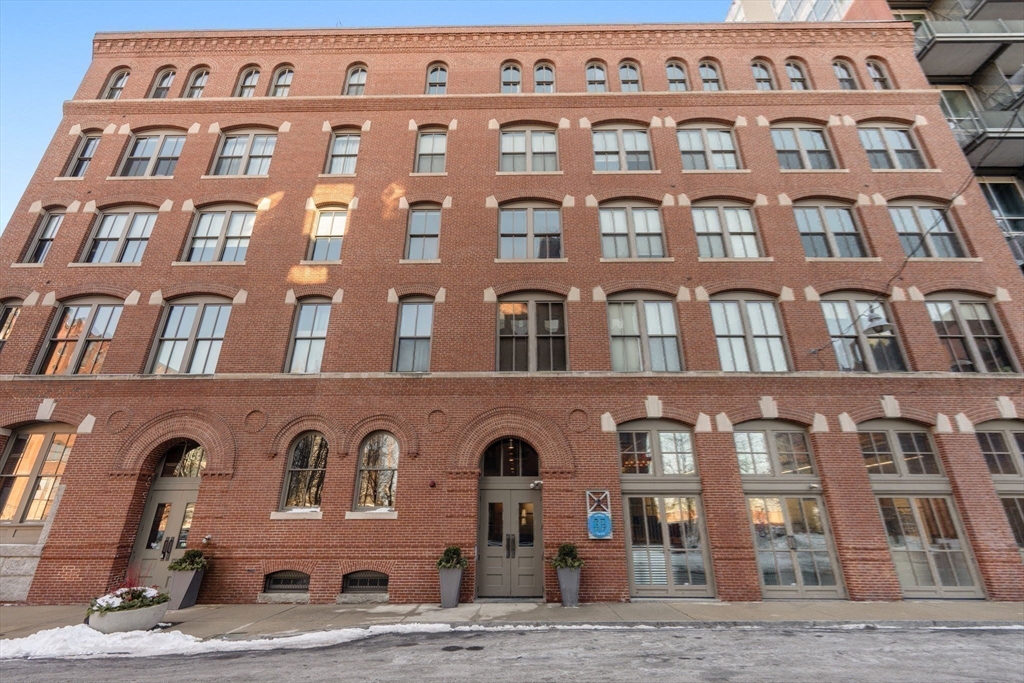 35 Channel Center St # 303