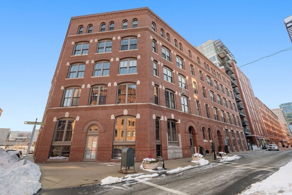 35 Channel Center St # 303