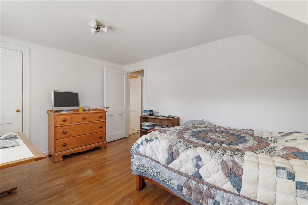 12 Brook St